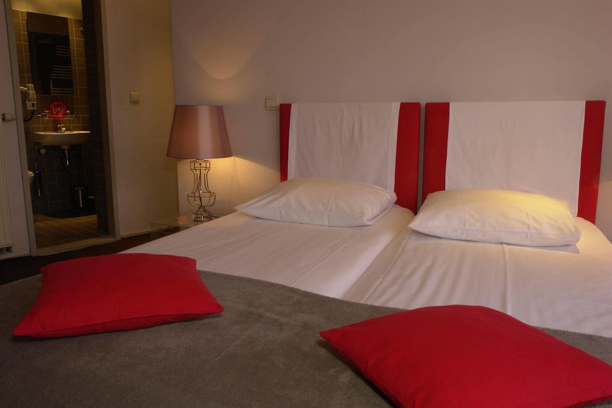 Monty Small Design Hotel Woluwe-Saint-Lambert Экстерьер фото